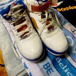 Blue and white Jorden’s size 11
